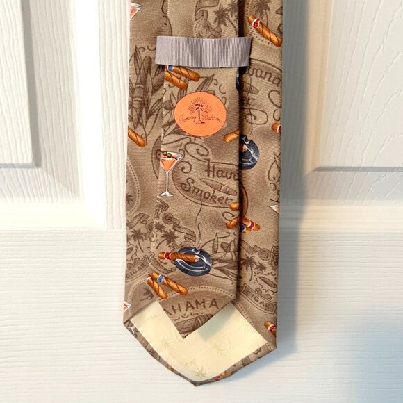 Tommy Bahama Brand 100% Silk Tie! - Picture 5 of 8